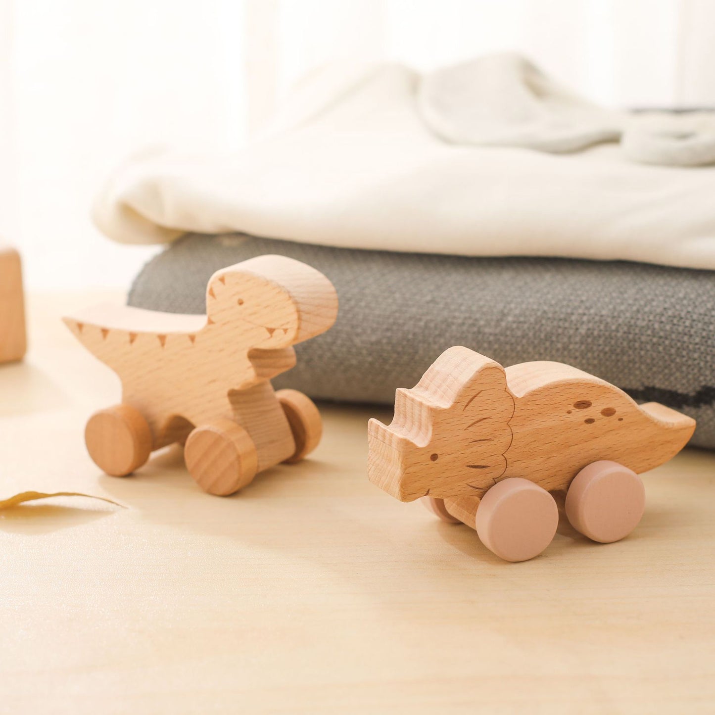 WOODEN TOY (DINOSAUR)