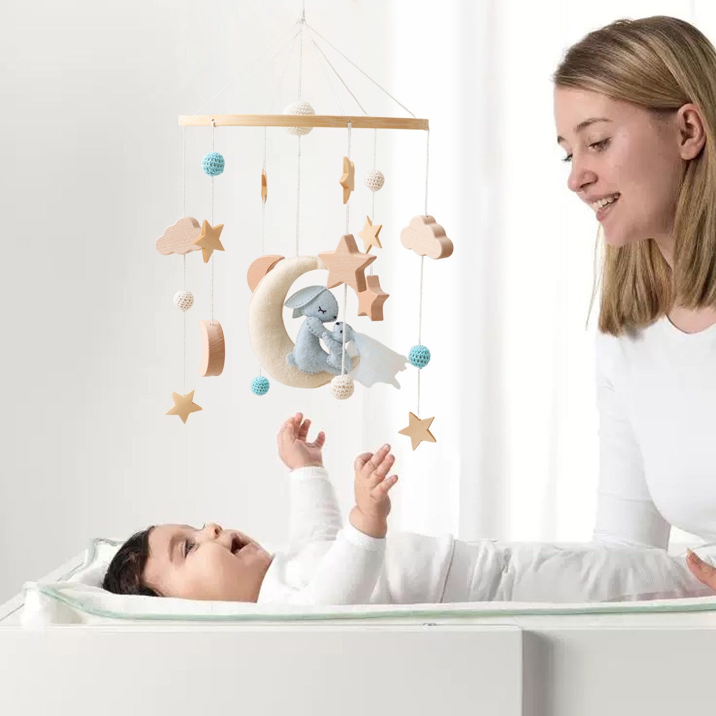 MÓVIL PARA BEBÉ (CONEJO Y LUNA)