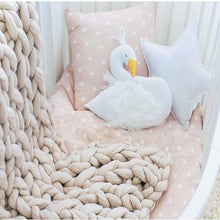 Load image into Gallery viewer, PLUSH SWAN - Wonder Space
